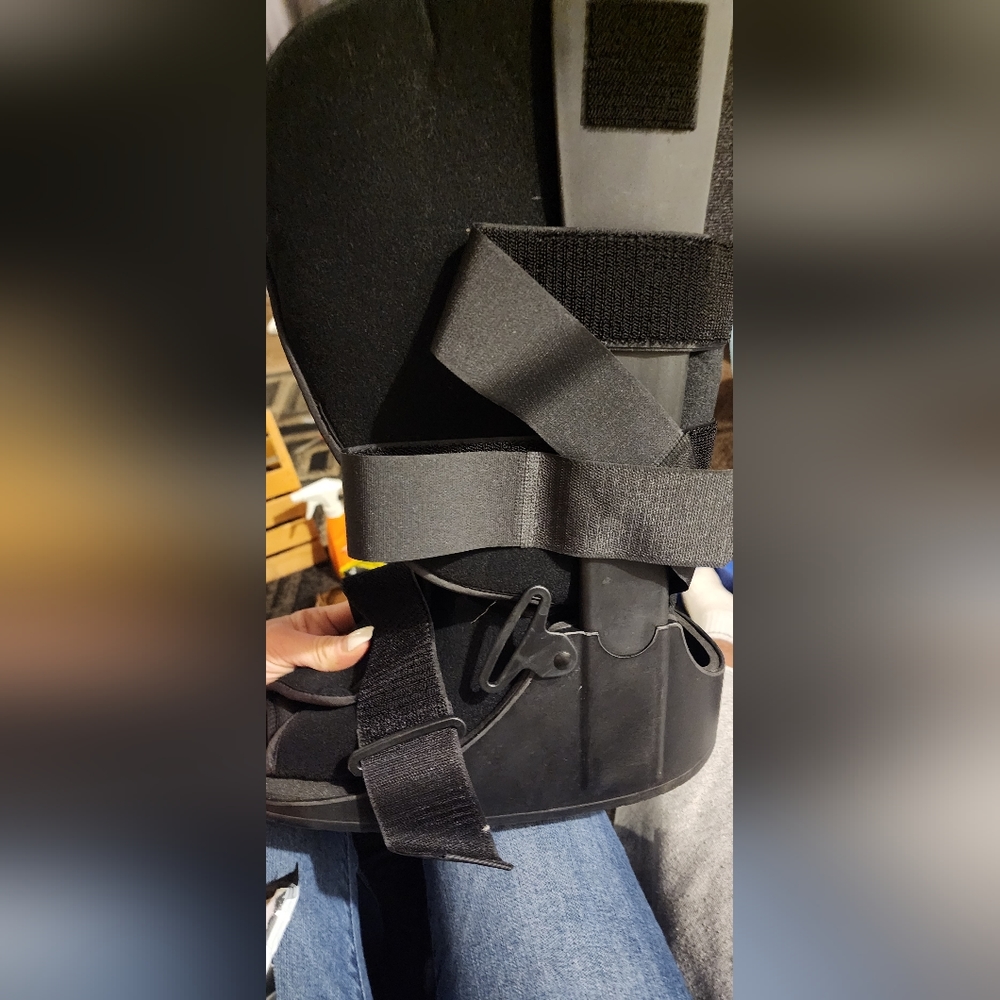 Walking boot - Picture 3 of 4